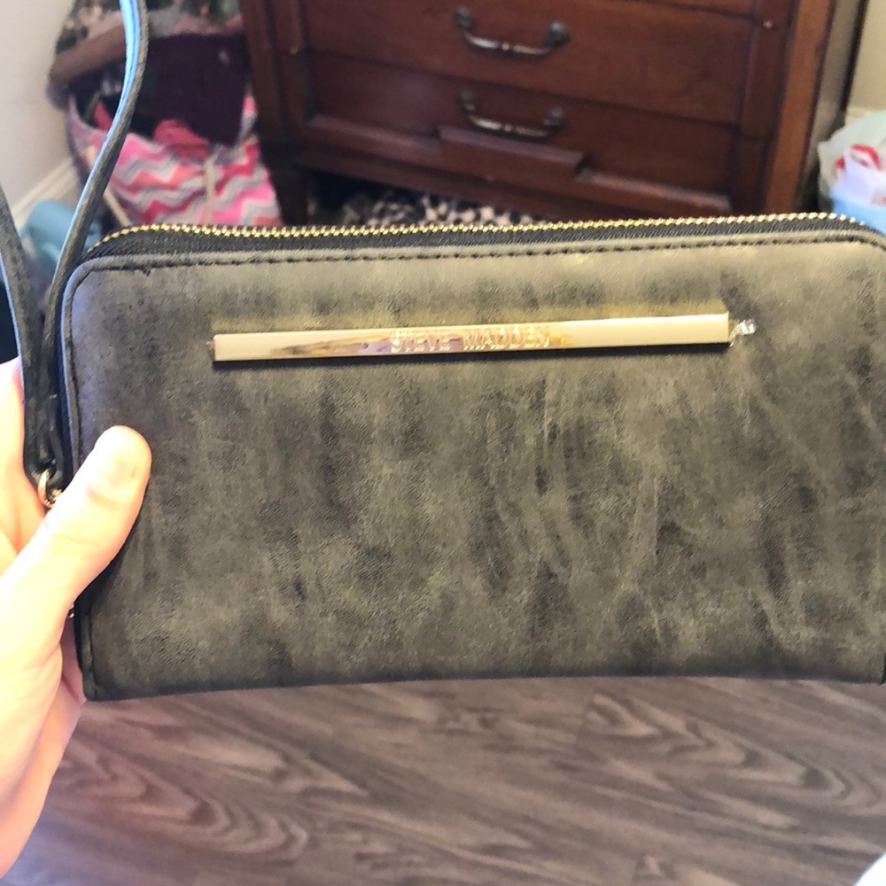 Charcoal gray Steve Madden wallet